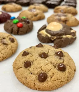 Cookie de chocolate em close